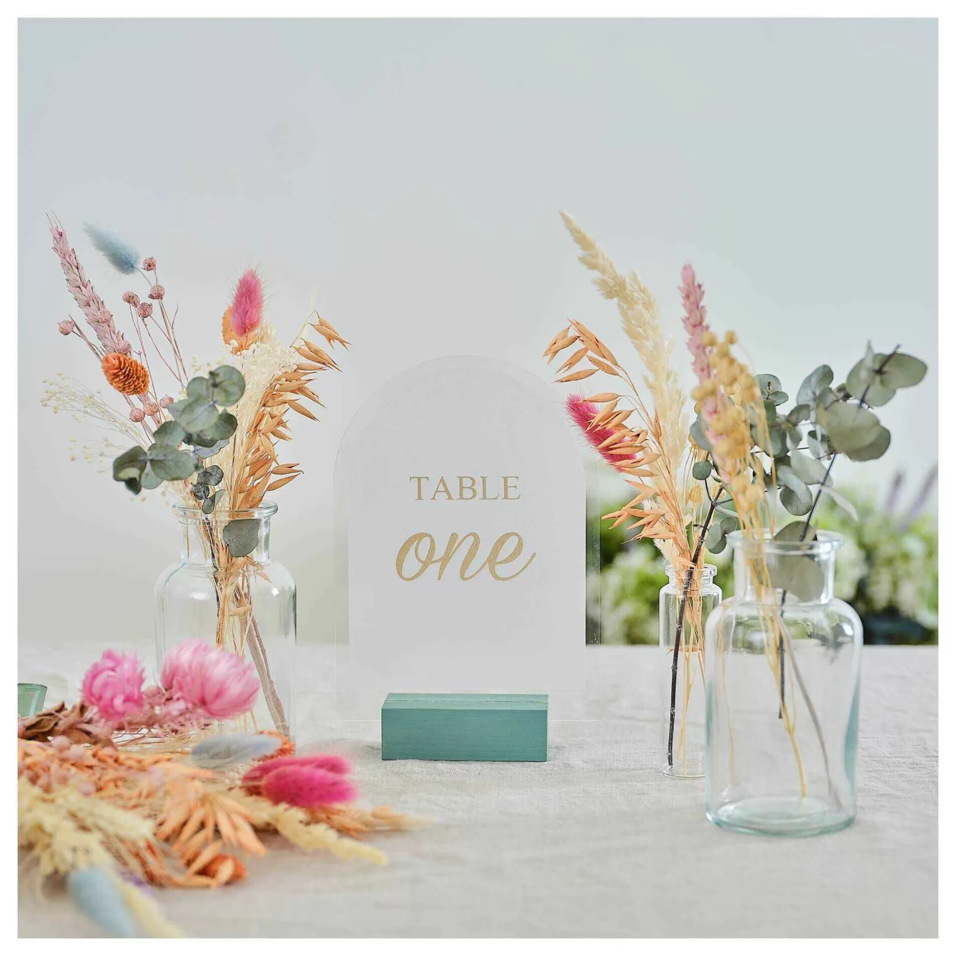 clear_arch_acrylic_table_sign_20cm_2.webp Clear Arch Acrylic Table Sign 20Cm-Hobbycraft New