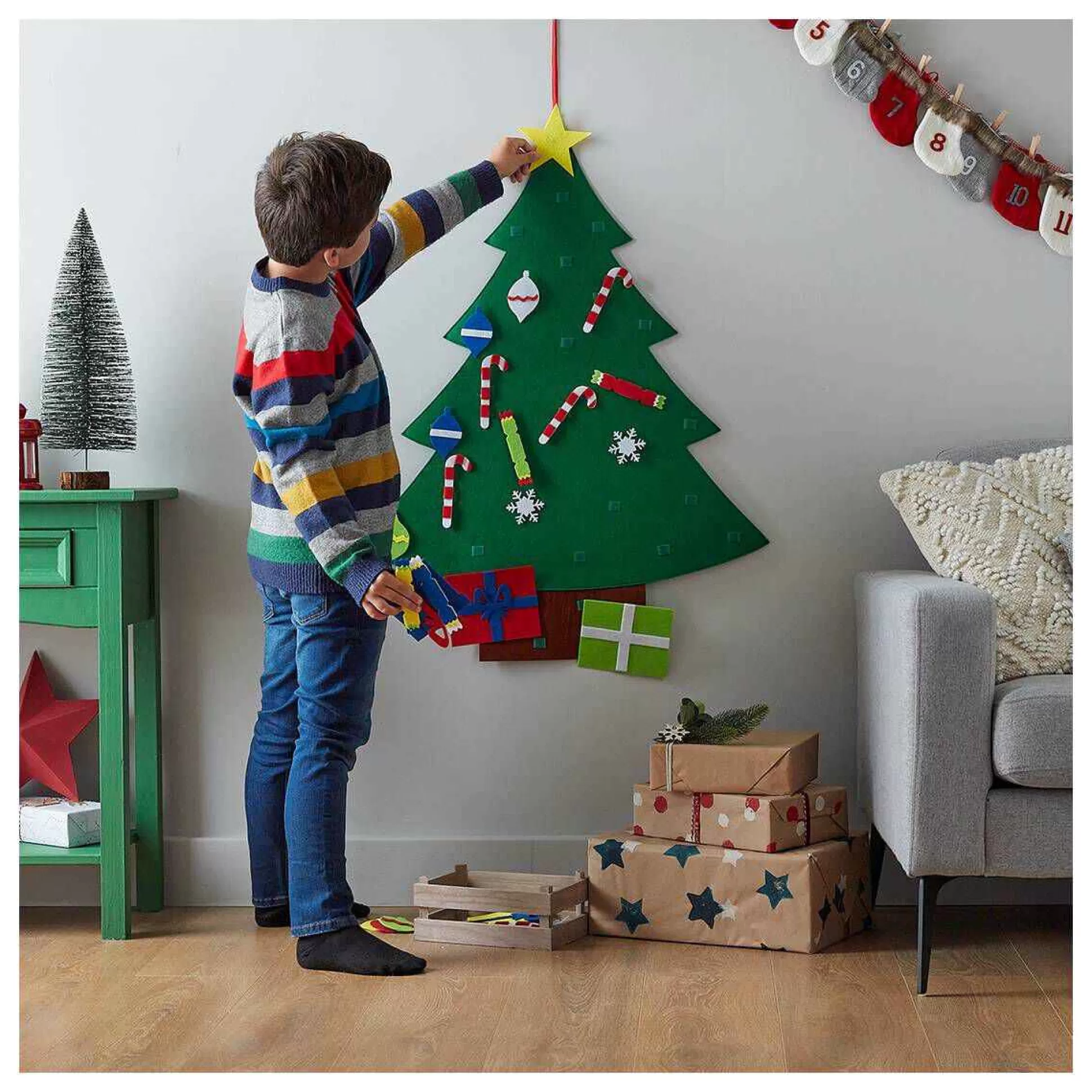 decorate_your_own_felt_christmas_tree_kit_2.webp Decorate Your Own Felt Christmas Tree Kit-Hobbycraft Discount