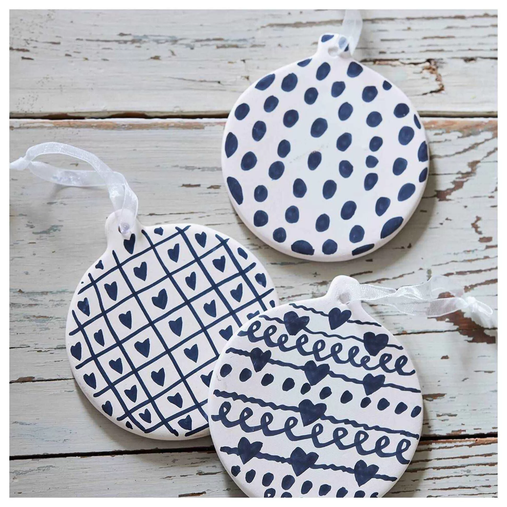 unglazed_ceramic_hanging_bauble_decoration_9cm_3.webp Unglazed Ceramic Hanging Bauble Decoration 9Cm-Hobbycraft Sale